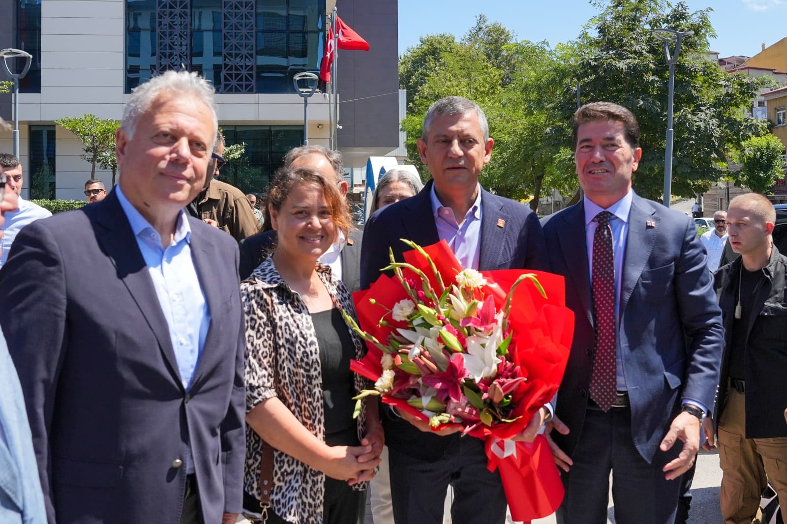 CHP GENEL BAŞKANI ÖZEL, BAŞKAN KAYA’YI ZİYARET ETTİ