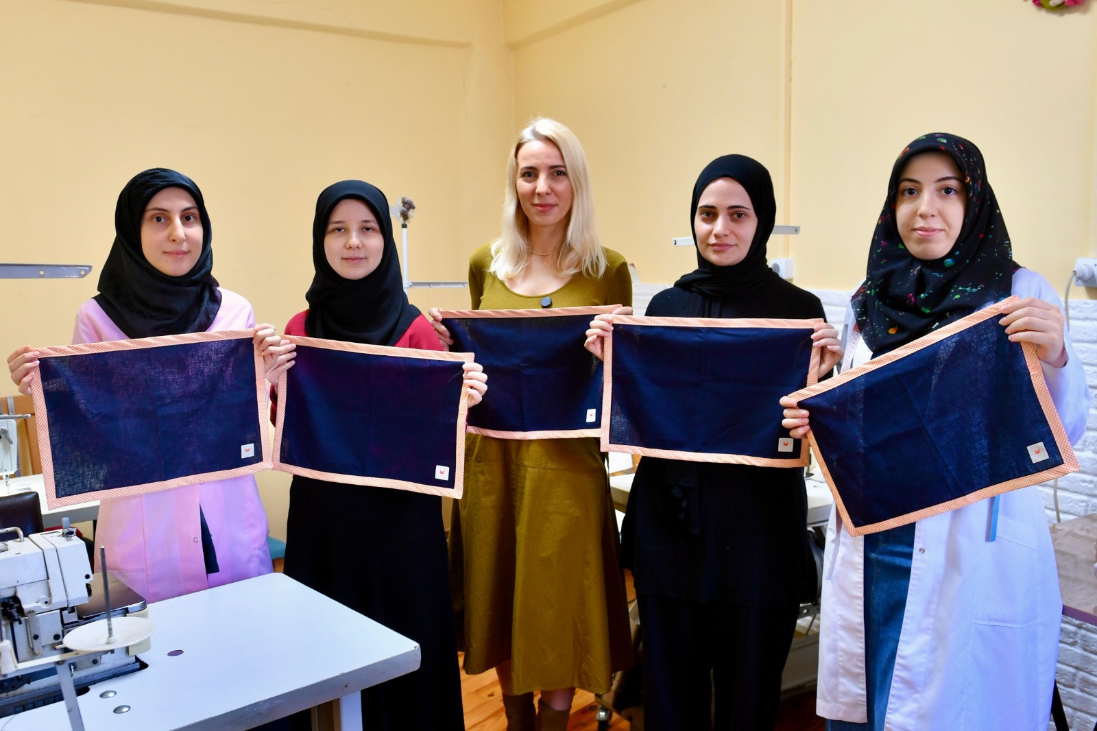 ÜRETEN KADINLARDAN BESLENME ÇANTASI PROJESİNE ANLAMLI DESTEK