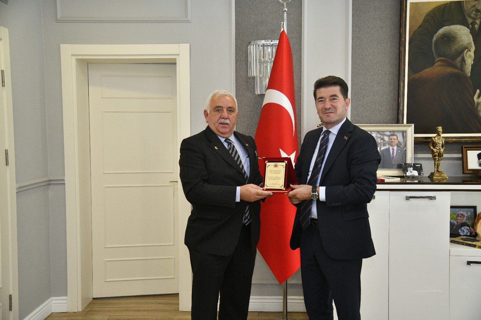 ŞEHİT AİLELERİ DERNEĞİ BAŞKANI İŞLER’DEN, BAŞKAN KAYA’YA TEŞEKKÜR ZİYARETİ